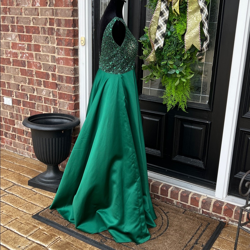 💚JJ House Formal💚 - Picture 6 of 11